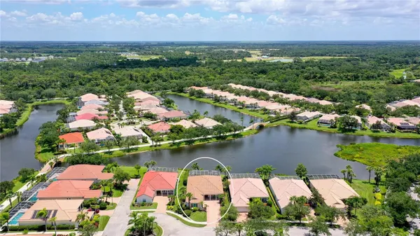 Property Slideshow image 3 of 98 | 8672 dolce ln, Sarasota, FL, 34238