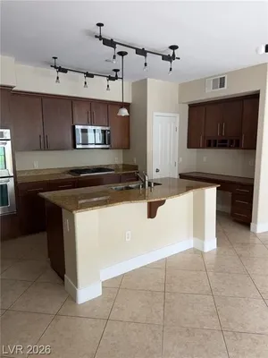 Property Slideshow image 3 of 12 | 2555 hampton rd 3203, Henderson, NV, 89052