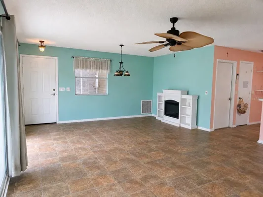 Property Slideshow image 2 of 12 | 481 hildalgo dr, The Villages, FL, 32159