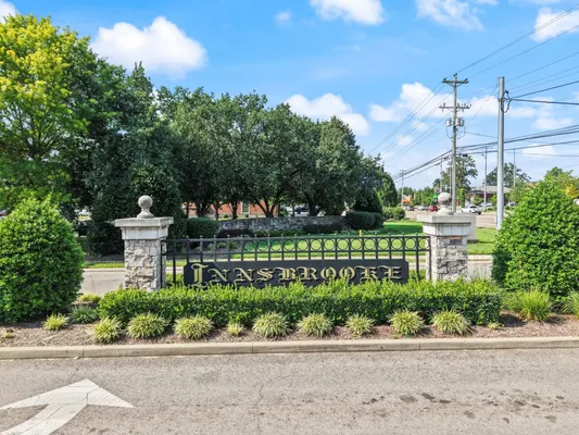 Property Slideshow image 3 of 10 | 406 forest glen cir, Murfreesboro, TN, 37128