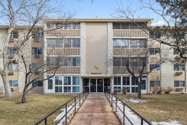 Property Slideshow image 2 of 25 | 3184 s heather gardens way apt 403, Aurora, CO, 80014