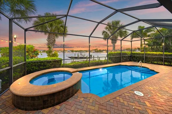 Property Slideshow image 2 of 54 | 5040 lake overlook ave, Bradenton, FL, 34208