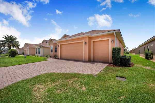 Property Slideshow image 2 of 46 | 4084 stone creek loop, Lake Wales, FL, 33859