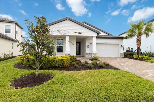 Property Slideshow image 3 of 49 | 17408 savory mist cir, Lakewood Ranch, FL, 34211