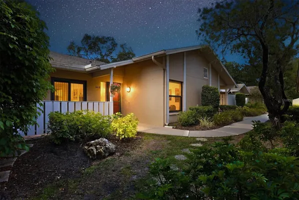 Property Slideshow image 2 of 39 | 3412 tallywood cir 7018, Sarasota, FL, 34237