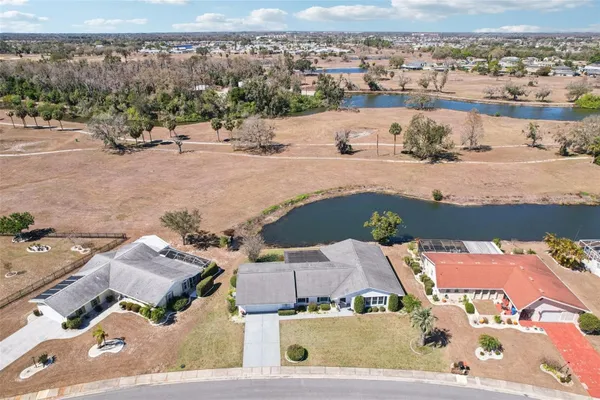 Property Slideshow image 2 of 61 | 407 stoneham dr, Sun City Center, FL, 33573