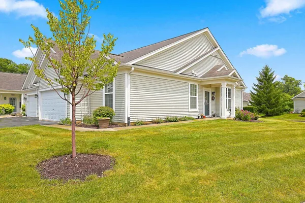 Property Slideshow image 2 of 23 | 13500 yellow pine dr, Huntley, IL, 60142
