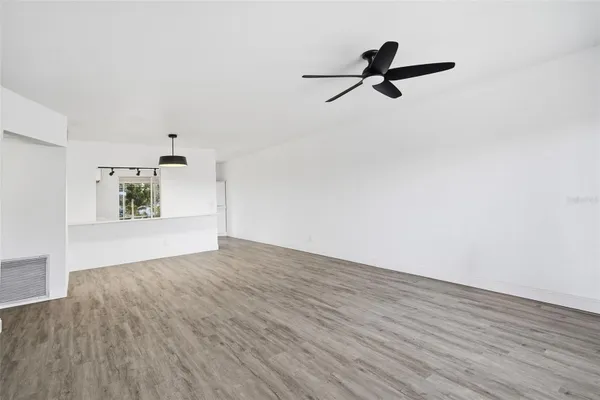 Property Slideshow image 3 of 28 | 2431 canadian way 47, Clearwater, FL, 33763