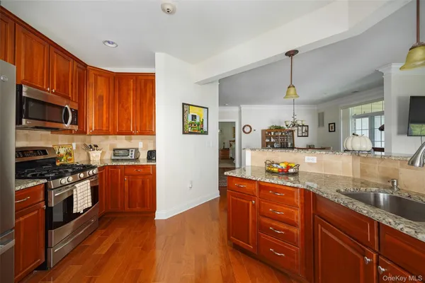 Property Slideshow image 3 of 22 | 334 regency dr, Fishkill, NY, 12524