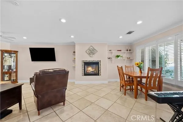 Property Slideshow image 3 of 32 | 26830 avenue of the oaks c, Newhall, CA, 91321