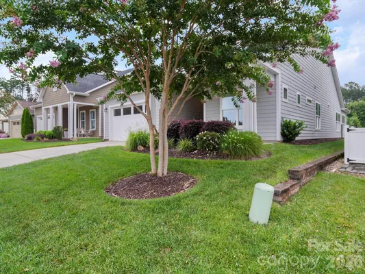 Property Slideshow image 3 of 26 | 253 stone mountain way, Denver, NC, 28037