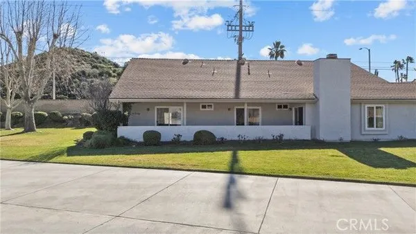 Property Slideshow image 3 of 29 | 19002 avenue of the oaks, Newhall, CA, 91321