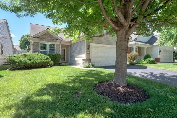 Property Slideshow image 2 of 31 | 2886 edgewater dr, Elgin, IL, 60124