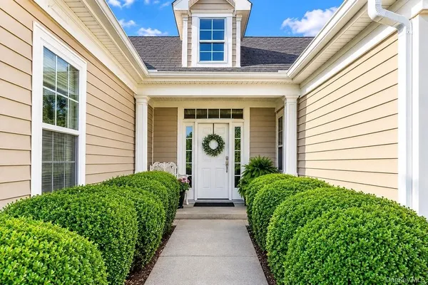 Property Slideshow image 3 of 40 | 79 samantha cir, Southampton, NY, 11977