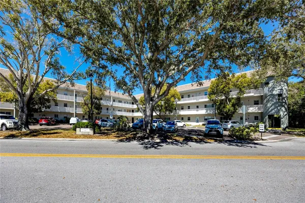 Property Slideshow image 3 of 54 | 2440 world parkway blvd 38, Clearwater, FL, 33763