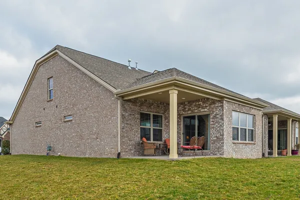 Property Slideshow image 2 of 33 | 1386 whispering oaks dr, Lebanon, TN, 37090
