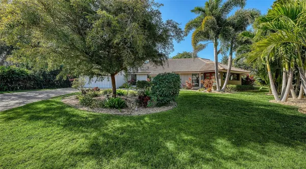 Property Slideshow image 2 of 62 | 4612 pine harrier dr, Sarasota, FL, 34231