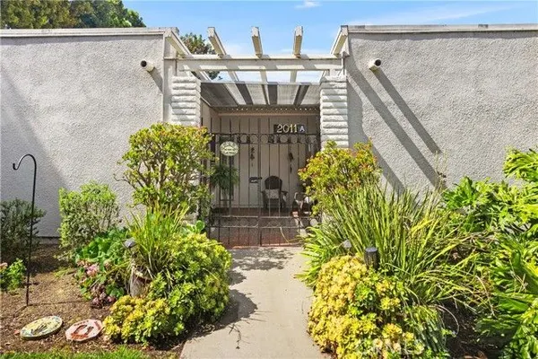 Property Slideshow image 3 of 34 | 2011 via mariposa w a, Laguna Woods, CA, 92637