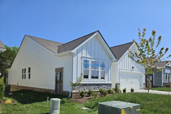 Property Slideshow image 2 of 29 | 2812 bison ct, Antioch, TN, 37013