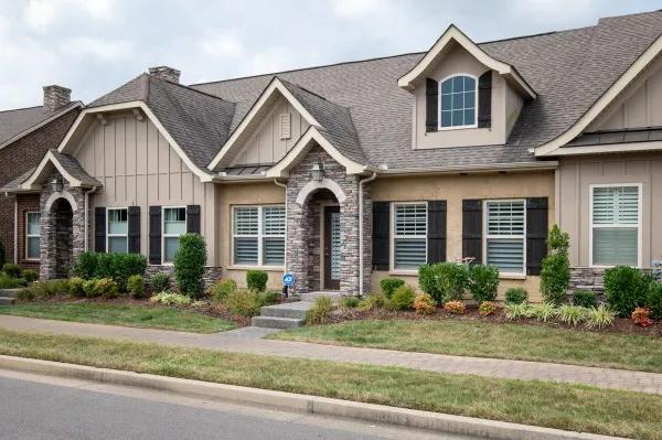 Property Slideshow image 2 of 71 | 240 glennister ct, Gallatin, TN, 37066