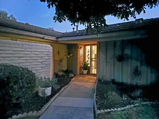 Property Slideshow image 2 of 39 | 27211 capote de paseo c, San Juan Capistrano, CA, 92675