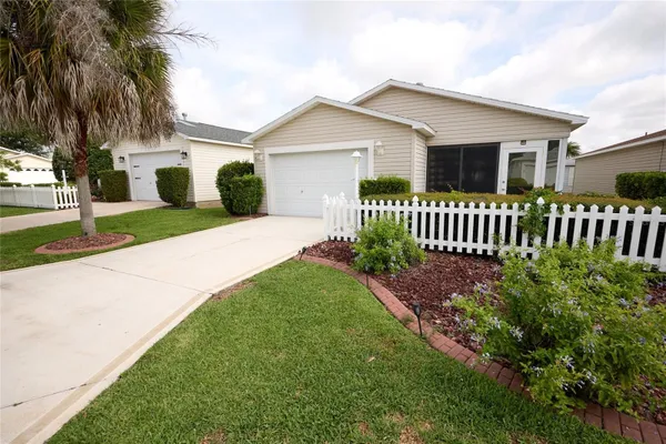 Property Slideshow image 2 of 15 | 2331 riley rd, The Villages, FL, 32162