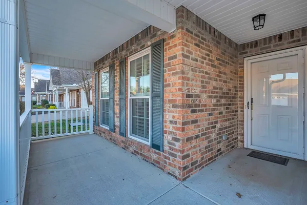 Property Slideshow image 2 of 27 | 646 forest glen cir, Murfreesboro, TN, 37128