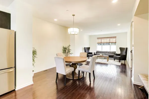 Property Slideshow image 3 of 27 | 366 country club dr, Prospect Heights, IL, 60070