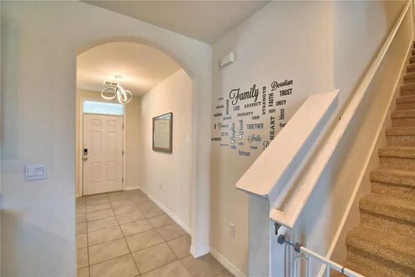 Property Slideshow image 3 of 90 | 2816 ivy lake ct, Lakeland, FL, 33811