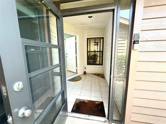 Property Slideshow image 2 of 37 | 5813 merion way 5813, Sarasota, FL, 34243