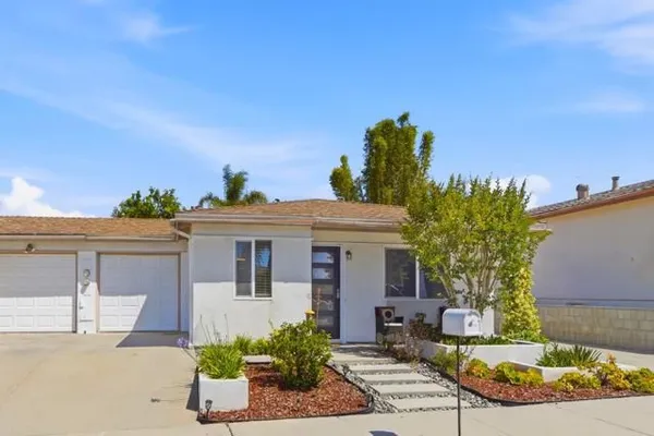 Property Slideshow image 3 of 44 | 3161 calle osuna, Oceanside, CA, 92056