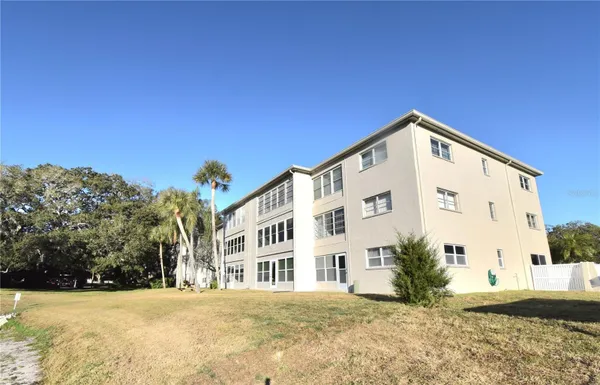 Property Slideshow image 3 of 42 | 841 patricia ave 202, Dunedin, FL, 34698