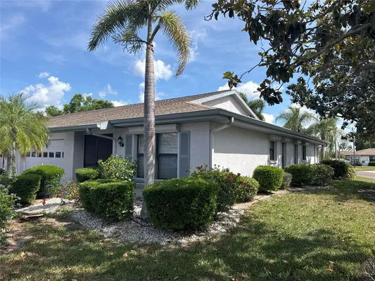 Property Slideshow image 2 of 16 | 2501 lonigan pl, Sun City Center, FL, 33573