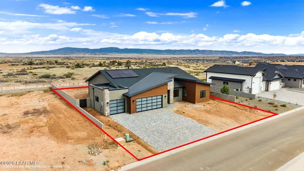 Property Slideshow image 2 of 34 | 5090 e frost ln, Prescott Valley, AZ, 86314