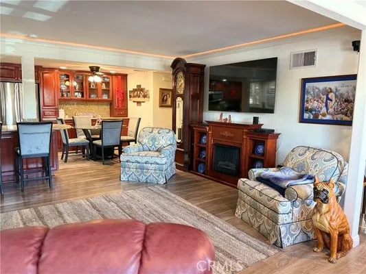 Property Slideshow image 3 of 31 | 1860 mckinney way, Seal Beach, CA, 90740