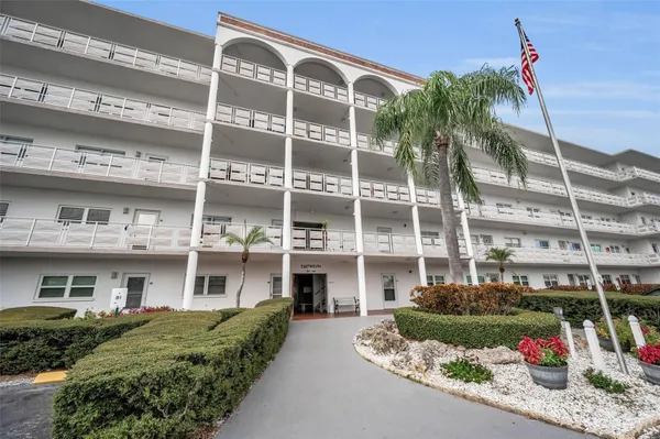 Property Slideshow image 2 of 84 | 5501 80th st n unit 405, St Petersburg, FL, 33709