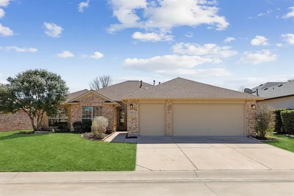 Property Slideshow image 2 of 40 | 9913 hanford dr, Denton, TX, 76207