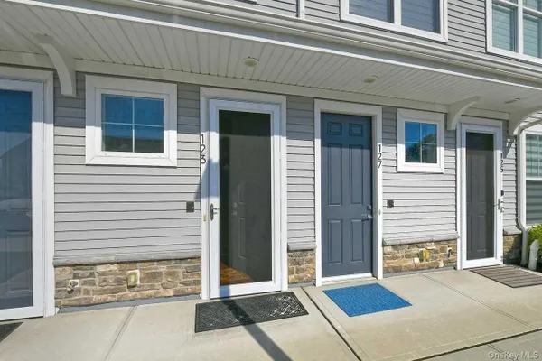 Property Slideshow image 3 of 20 | 123 emanuel way, East Meadow, NY, 11554