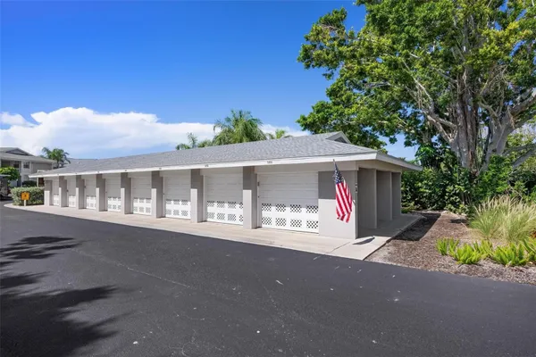 Property Slideshow image 3 of 53 | 1103 edgewater cir # 1103, Bradenton, FL, 34209