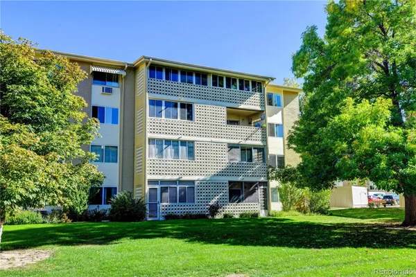 Property Slideshow image 3 of 28 | 585 s alton way apt 10a, Denver, CO, 80247