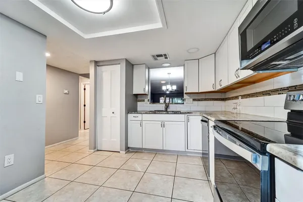 Property Slideshow image 2 of 28 | 8330 high point cir 6, Port Richey, FL, 34668