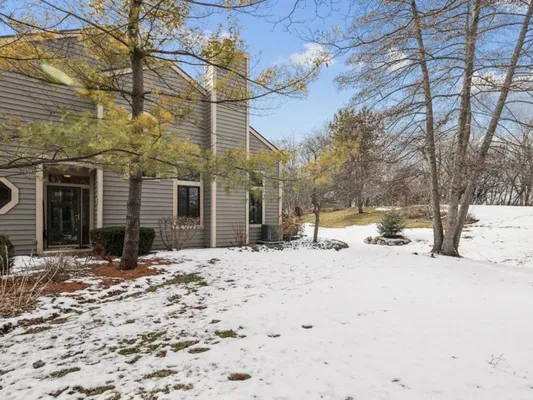 Property Slideshow image 3 of 44 | 374 white oak ln # 1190, Lake Barrington, IL, 60010