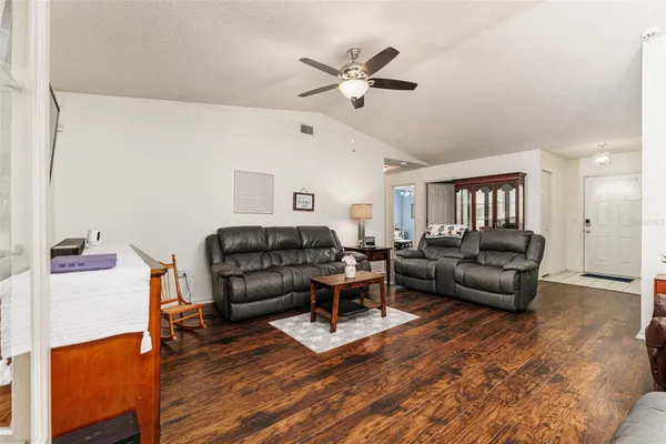 Property Slideshow image 2 of 36 | 1836 prairie dunes cir, Lakeland, FL, 33810