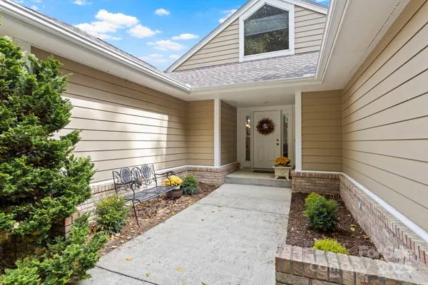 Property Slideshow image 3 of 48 | 320 dawnbrook dr 17, Flat Rock, NC, 28731