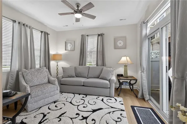 Property Slideshow image 3 of 40 | 1501 acadian dr d, Suffolk, VA, 23434