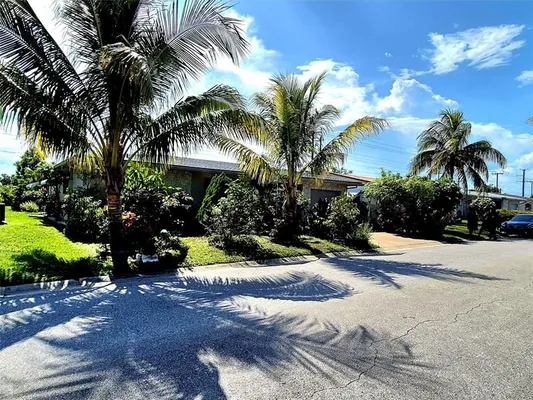 Property Slideshow image 2 of 40 | 1390 nw 70th ln, Margate, FL, 33063