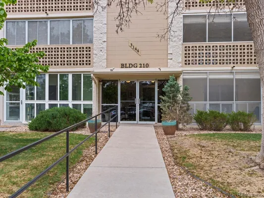 Property Slideshow image 2 of 27 | 3144 s wheeling way 209, Aurora, CO, 80014