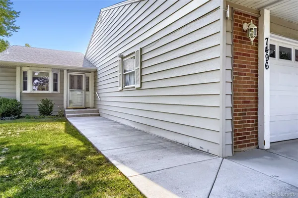 Property Slideshow image 3 of 32 | 7496 w cedar cir, Lakewood, CO, 80226