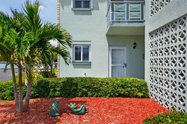 Property Slideshow image 2 of 99 | 5935 30th ave 101, Gulfport, FL, 33707