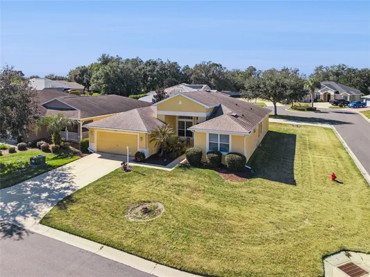 Property Slideshow image 2 of 50 | 5921 candle glow pl, Leesburg, FL, 34748